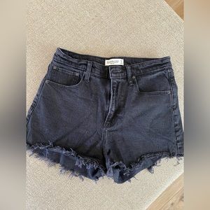 Abercrombie & Fitch 90s High Rise Cutoff Short